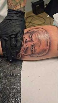 Mon père était gravé en moi. Aujourd’hui, il est aussi gravé sur ma peau #tatouage #portrait #tattoo