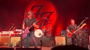 Foo Fighters Play First Show with New Drummer Ilan Rubin