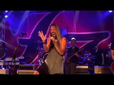 Foo Fighters, Taylor Hawkins perform Somebody to Love (Live Debut) by Queen at The Canyon 6/15/2021