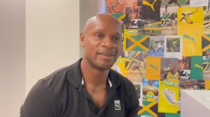 "The 100m world record is unbeatable for a long time but I think Usain Bolt could've run 18 seconds over 200m. So the 200m record [19.19] is easier to challenge." An interview with Olympic and double world relay champion Asafa Powell 🇯🇲 🇺🇸 Why Noah Lyles could break the world 200m record ⚡️ The Bolt/Powell era v this new sprinting era 🌎 The world must wait for Jamaica's next male sprinting star 🎙️ Euan Crumley | Athletics Weekly