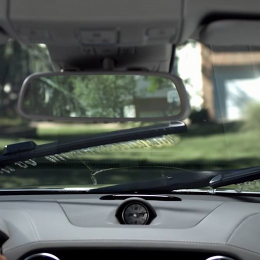 Mercedes-Benz finally has a solution to the most annoying thing about windshield wipers. | Insider Tech