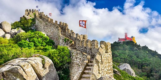 Day Trips From Lisbon: 10 Awesome Places To Visit Near Lisbon - Wandering Wagars