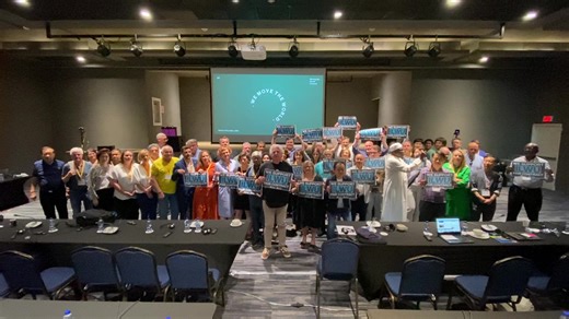 🇺🇸Solidarity with International Longshore and Warehouse Union - ILWU in their fight for a fair contract for longshore workers up and down the US west coast. Solidarity from ITF's global leadership in your struggle. ✊Victory to the ILWU!✊ ✊Victory to the working class!✊ | ITF Dockers' Section