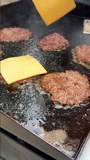 The Perfect Smashburger Technique