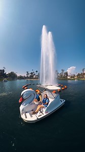 How cute is it? 🦢💦 📍Echo Park Swan Boats 751 Echo Park Ave, Los Angeles, California 🕘 Open 9am - 11pm ✨Illuminated rides start at 7:36 pm 🎫 $12 per hour for adults, $7 children Reservations required as you need to sign waiver - although you can reserve it right there from your phone. It is fun for all ages or a romantic date idea. You'll paddle along the pretty lake, surrounded by the lush greenery and iconic cityscape 🏙️🌳 There's also same attraction at Rainbow Lagoon in Long Beach 🦢 👯