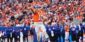 INSIDE THE LOCKEROOM: Broncos prep for Raiders, and look for 7th straight win