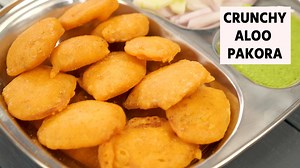 Friends, today let's make Aloo Pakora Recipes, these potato fritters or pakodas are super crunchy and fluffy! Easy to make in the lockdown time :) | Cooking Shooking