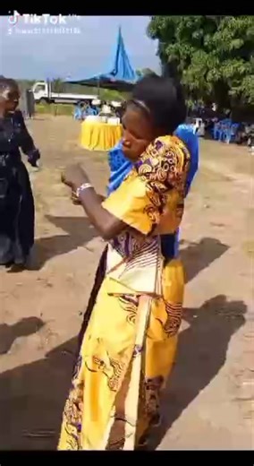 Hon Alobo Joan jamming to Josh Rash new anthem 'Opotu' | Teso Vibez