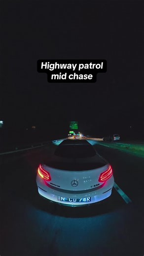 High-Speed Police Chase Escape Techniques