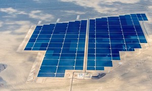 Top 5 World’s Largest Solar Power Plants (2025)