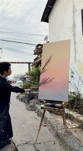 Mr. Xin Yi paints with real branches instead of brushes, coating them in color and pressing them onto the canvas to form trees in a single imprint. By allowing the natural structure of the branch to define the composition, he transforms a straightforward action into a strikingly organic painting method. Artist: 新一先生 / 66611806865 on Douyin #art #painting #creative #nature #process