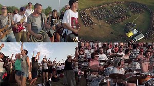 Here's A 1000-Person Foo Fighters Cover Band Performing 'Learn To Fly'