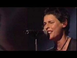 RocKwiz 7: Deborah Conway performs 'Sunday Morning'