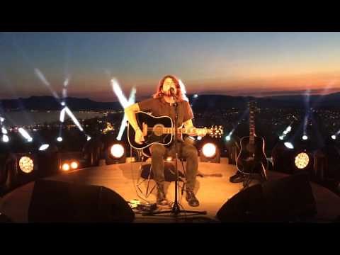 Dave Grohl Foo Fighters "Learn to Fly" acoustic at Cannes Lions 2016