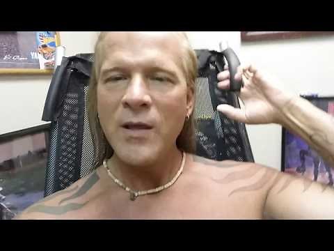 The Ab Lounge XL chair makes your back pain disappear & stomach shrink!