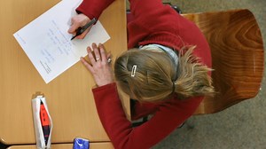 Politik-Abitur: Teil der Prüflinge darf Klausur erneut schreiben