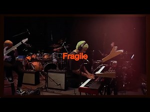 Alejandro Aranda - Fragile (Official Lyric Video)