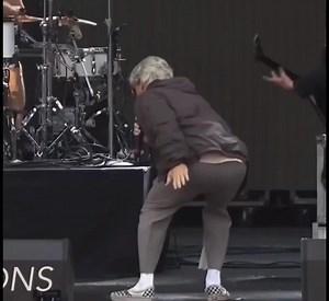 Fred wtf! #freddurstfriday #limpbizkit #numetal #freddurst #fyp