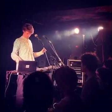 Cosmo Sheldrake - Birthday Suit (Live in Japan)