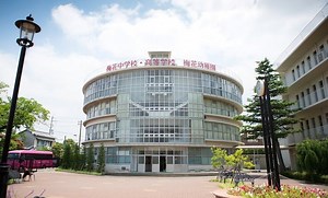 タカラジェンヌをもっとも多く生んだ高校1位は？　宝塚歌劇団員の出身高校ランキング | AERA with Kids＋ | AERA with Kids＋