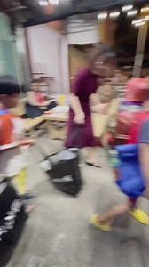 Chú Wowy chuẩn bị gần 500 phần quà Tết Đếm qua đếm lại cuối cùng cũng xong Cảm ơn các bé đã giúp ngược chú Wowy chuẩn bị món quà sinh nhật dễ thương dành cho cô Mỹ Tâm luôn nha. Chúc tất cả các con Tết luôn rộn ràng tiếng cười 🤭 | Wowy Nguyễn