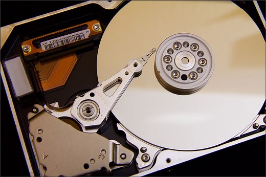 How to Recover Data from a Dead or Damaged Hard Drive (2025)