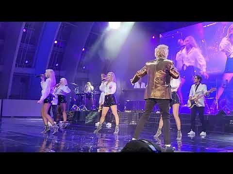 Rod Stewart - FULL CONCERT LIVE!!! Front Row @ The Hollywood Bowl - musicUcansee.com
