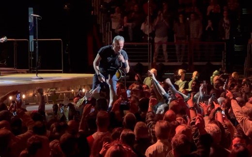 Bruce Springsteen《Ghosts》2023年现场