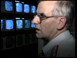 DDR 1990: Die Kameras vom Alexanderplatz Ein Film von Peter Wensierski