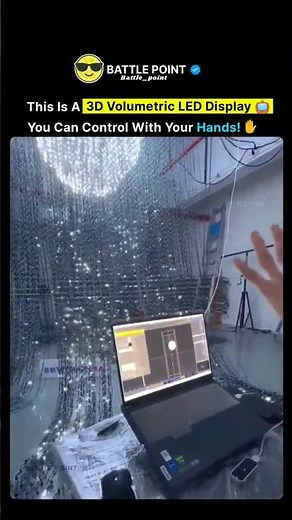 This 3D Volumetric LED Display Moves With Your Hands! 💡✨