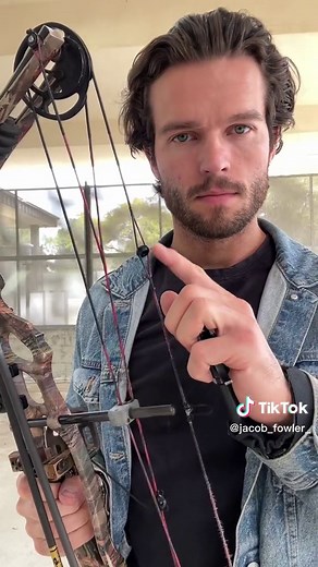 How to Shoot a Compound Bow in 30 Seconds