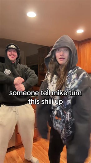 perhaps? 🥖🥬🍅🧀 #edmtiktok #dubstep #ravetok #edm @Pretty Sweet | Dubstep