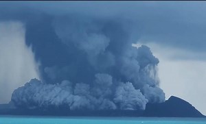 トンガ噴火は日本に「令和の米騒動」引き起こすか？　米教授が指摘する“圧倒的に少ない”物質とは | AERA DIGITAL（アエラデジタル）