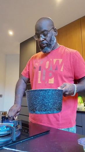 Shrimp & Grits. There a a million ways to make the dish. Here’s just one. Recipes like this are on the DariusCooks App! | DariusCooks