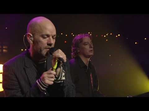 R.E.M. - "Supernatural Superserious" [Live from Austin, TX]