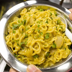 Cheesy Maggi Recipe 😋😋 full video: https://goo.gl/nWrBnK | Cooking Shooking