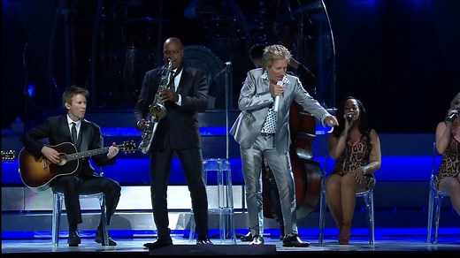 I can tell by your eyes that you want to watch this whole video. 🚫🗣💔 | Rod Stewart